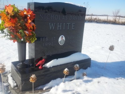 nick-white-gravestone-findagrave